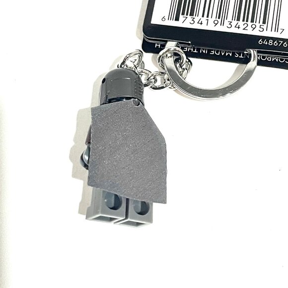 LEGO 854124 STAR WARS THE MANDALORIAN MINIFIGURE KEYCHAIN NWT in Hand - Picture 4 of 6